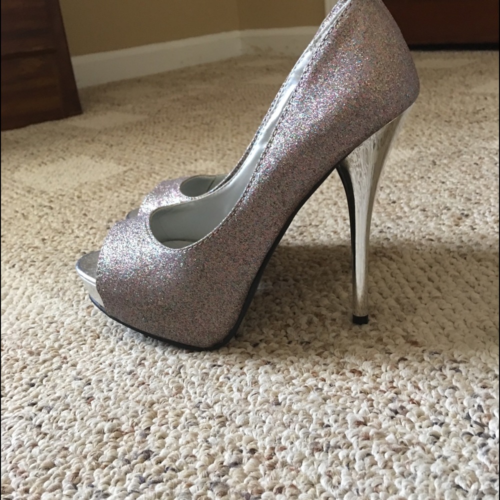 Multi color silver peep toe 5 inch heel